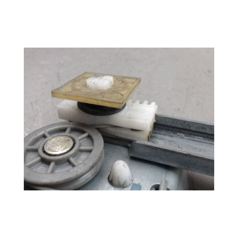 MECANISME LEVE-GLACE AVANT DROIT CITROEN SAXO