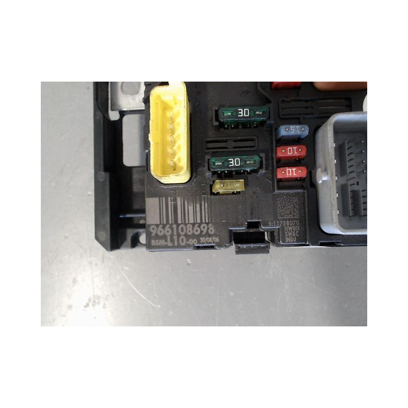 BOITE A FUSIBLES PEUGEOT 207 3P