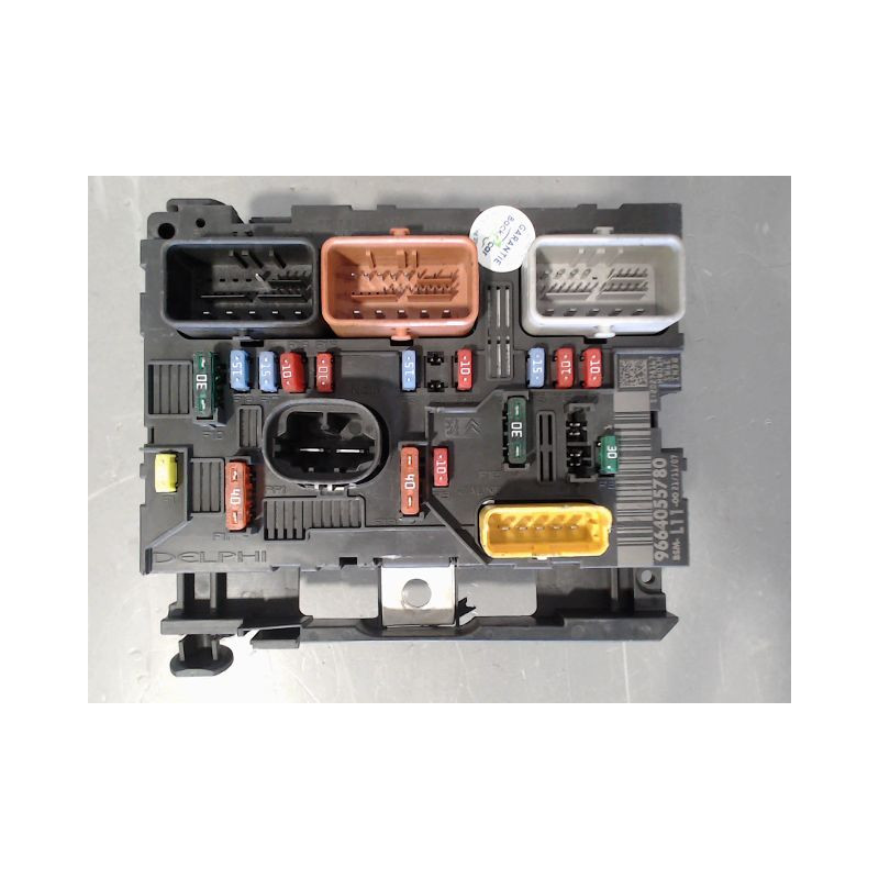BOITE A FUSIBLES PEUGEOT 207 5P