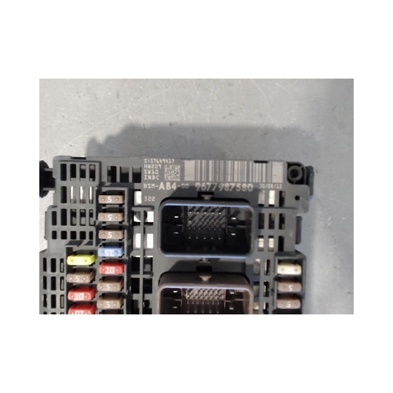 BOITE A FUSIBLES PEUGEOT 508