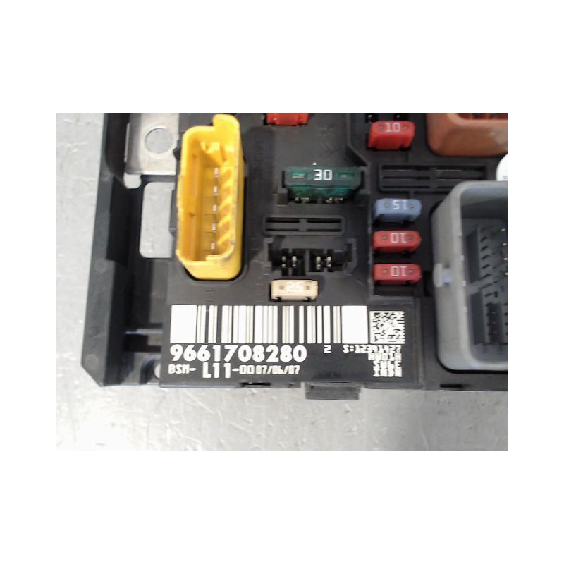 BOITE A FUSIBLES PEUGEOT 307 BREAK 05-08