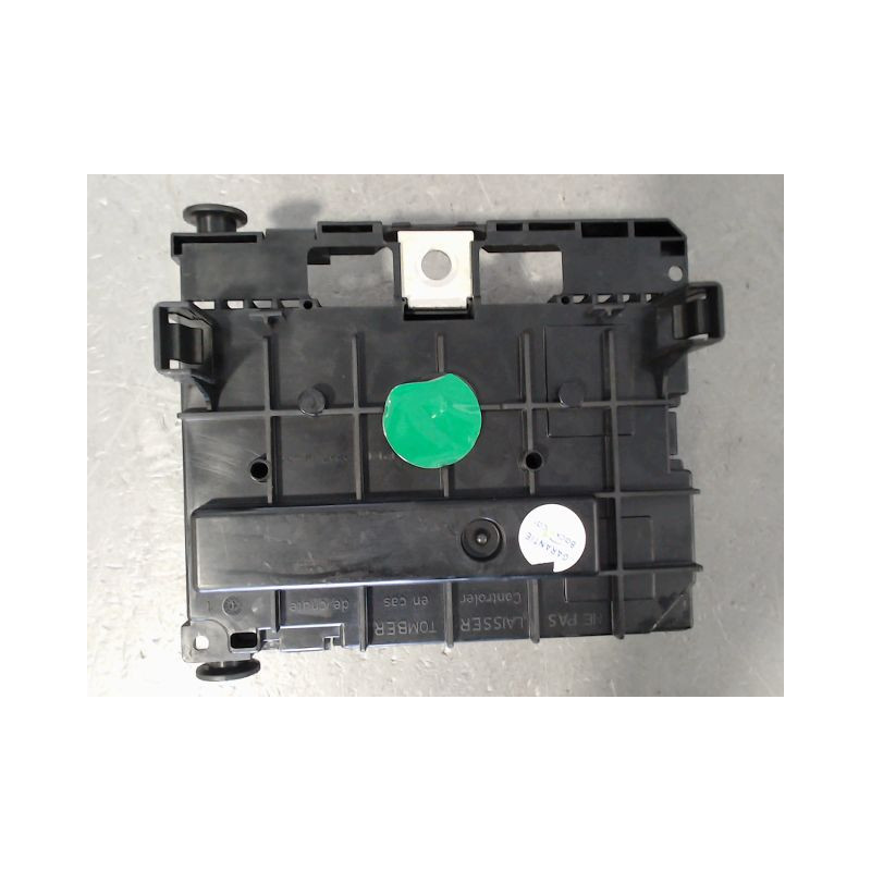 BOITE A FUSIBLES PEUGEOT 207 3P