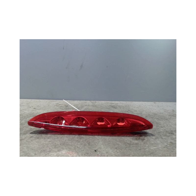 FEUX STOP SUPPLEMENTAIRE PEUGEOT 208