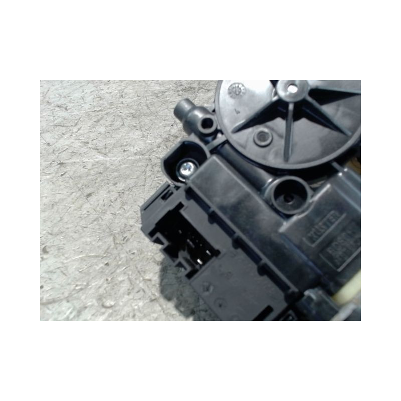 MECANISME+MOTEUR LEVE-GLACE AVANT GAUCHE VOLKSWAGEN POLO 2005-