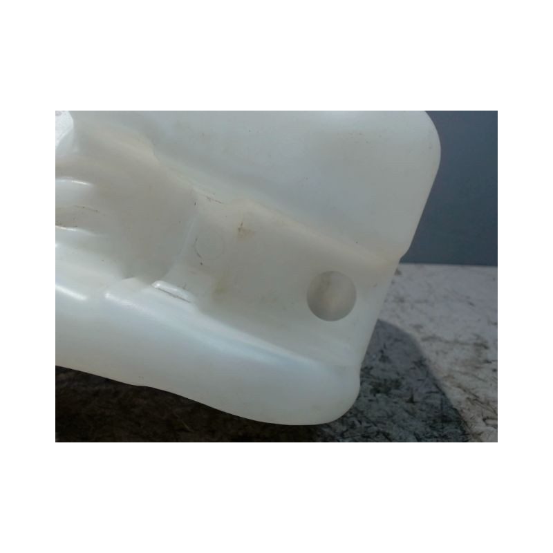 RESERVOIR LAVE-GLACE AVANT PEUGEOT 207 5P
