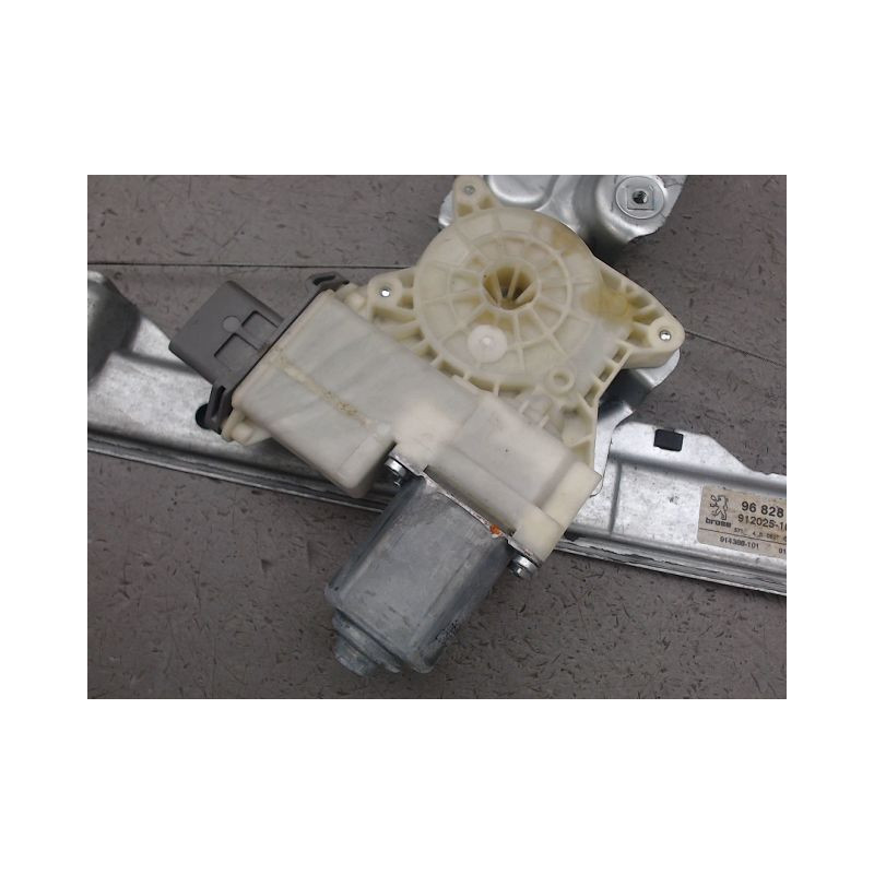 MECANISME LEVE-GLACE AVANT GAUCHE PEUGEOT 3008