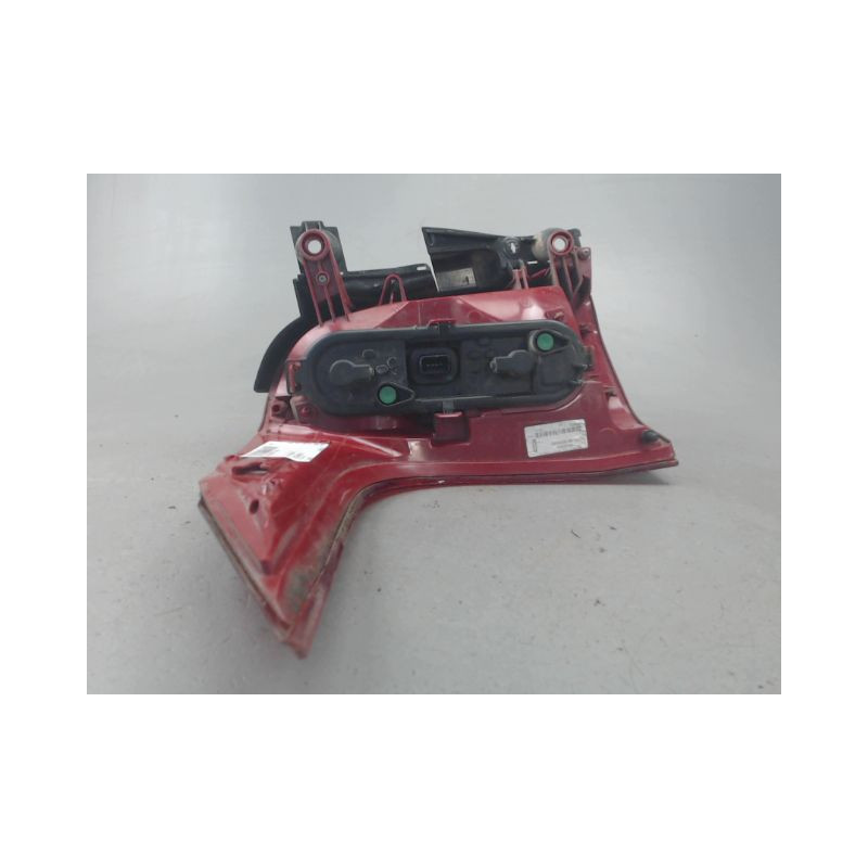 FEU ARRIERE DROIT PEUGEOT 5008
