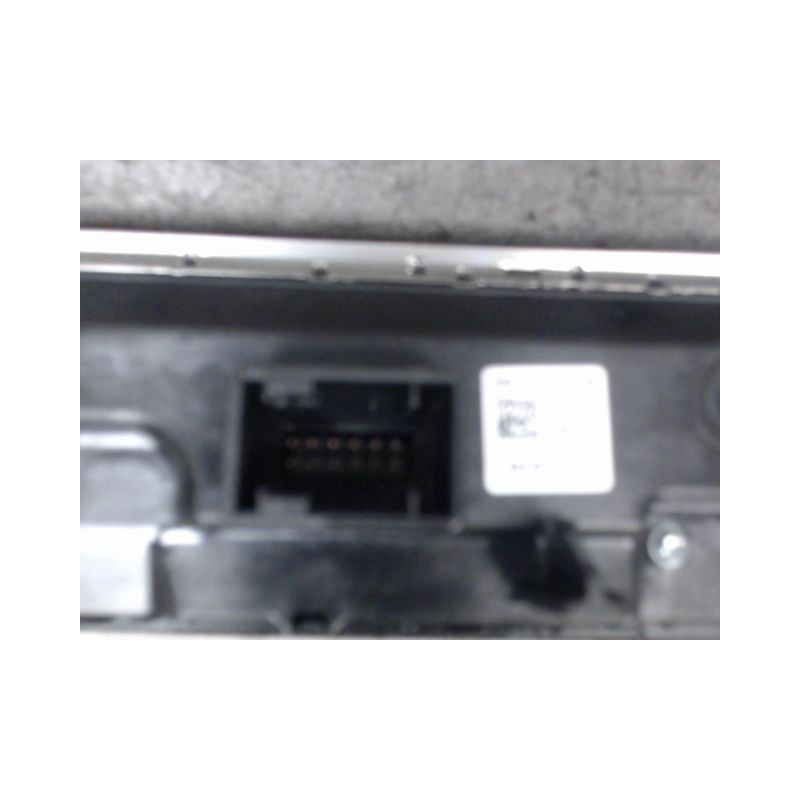 BOUTON DE WARNING PEUGEOT 5008