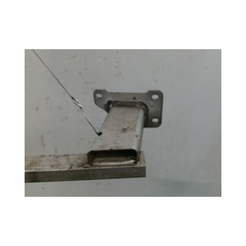 TRAVERSE INFERIEURE ARMATURE AVANT PEUGEOT 5008
