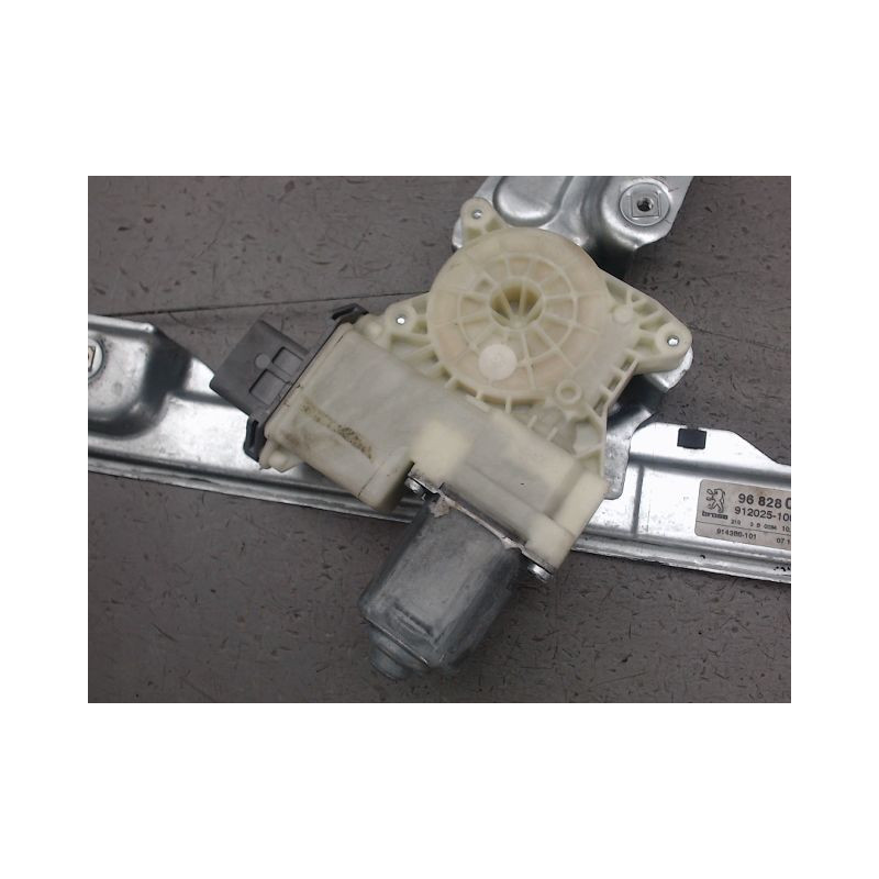 MECANISME LEVE-GLACE AVANT GAUCHE PEUGEOT 5008
