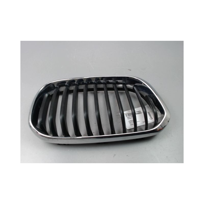GRILLE CALANDRE DROIT BMW SERIE 1