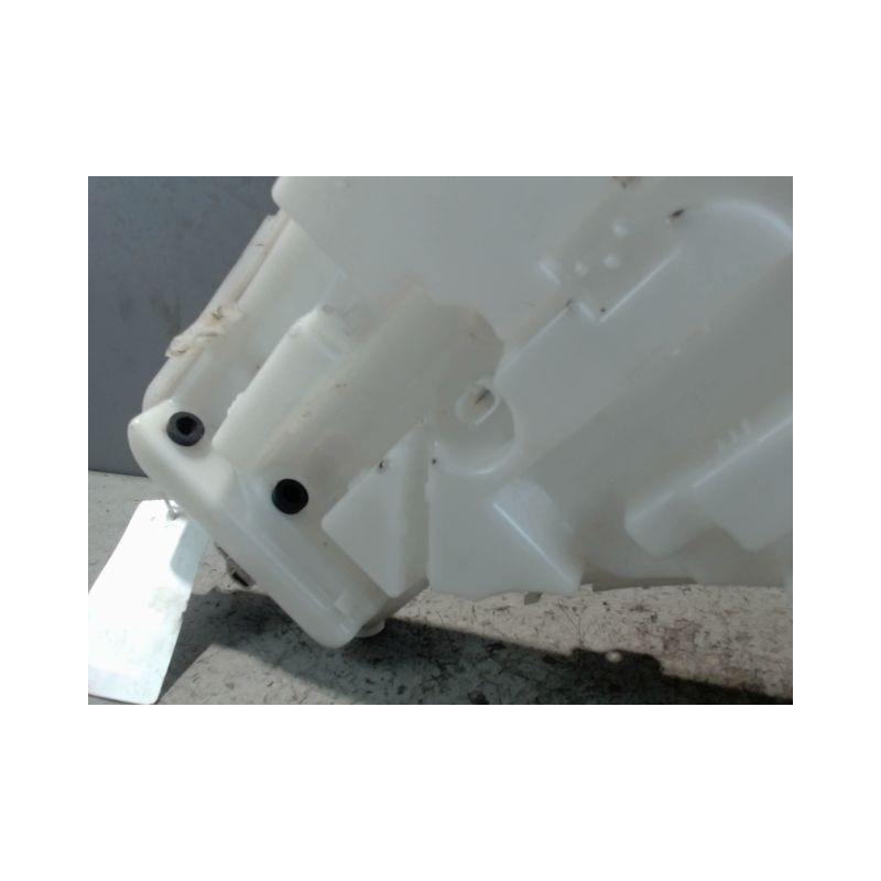 RESERVOIR LAVE-GLACE AVANT BMW SERIE 1