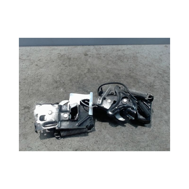 SERRURE CAPOT BMW SERIE 1