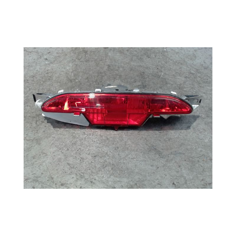FEU BROUILLARD CENTRAL ARRIERE PEUGEOT 208