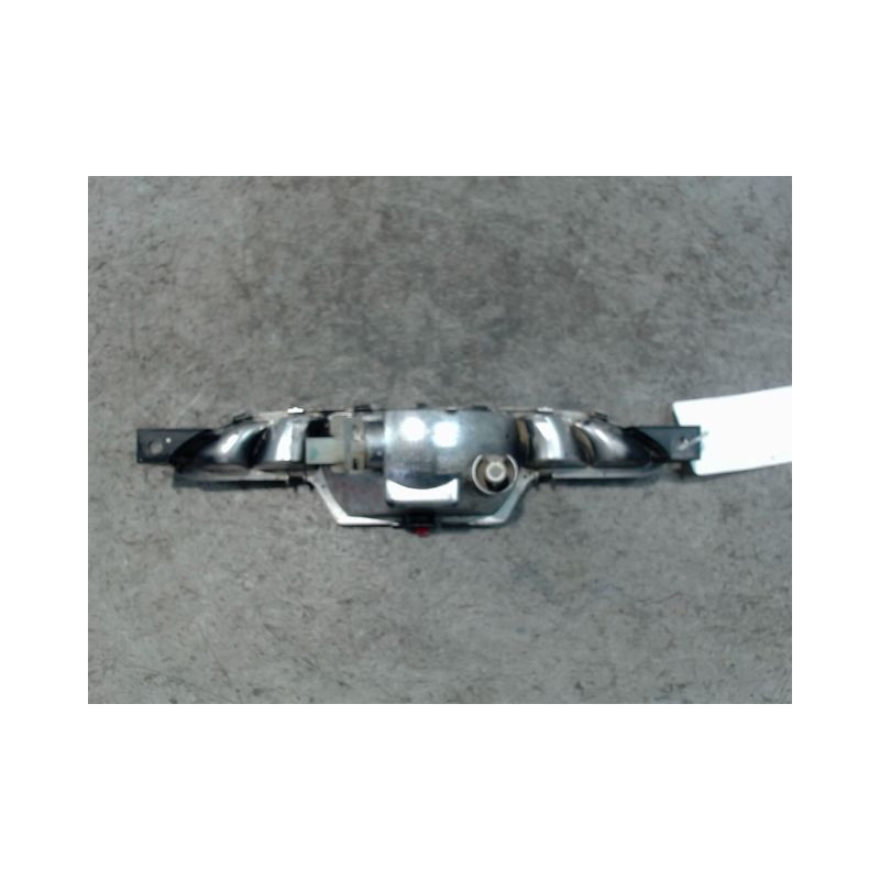 FEU BROUILLARD CENTRAL ARRIERE PEUGEOT 208