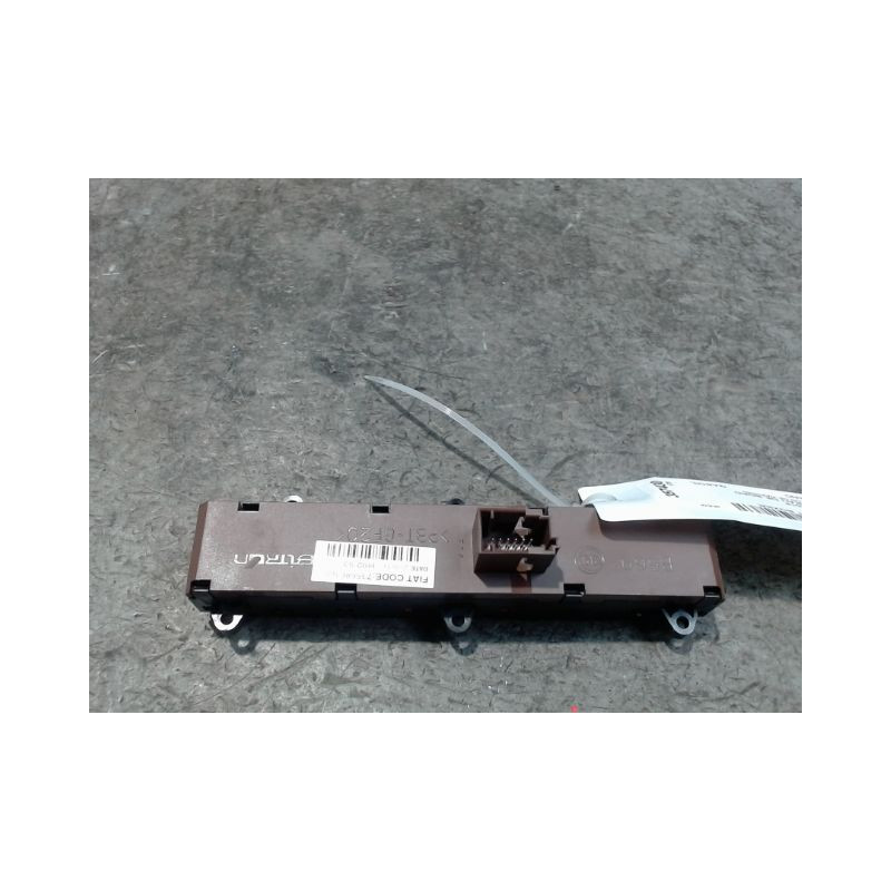 BOUTON DE WARNING PEUGEOT BOXER