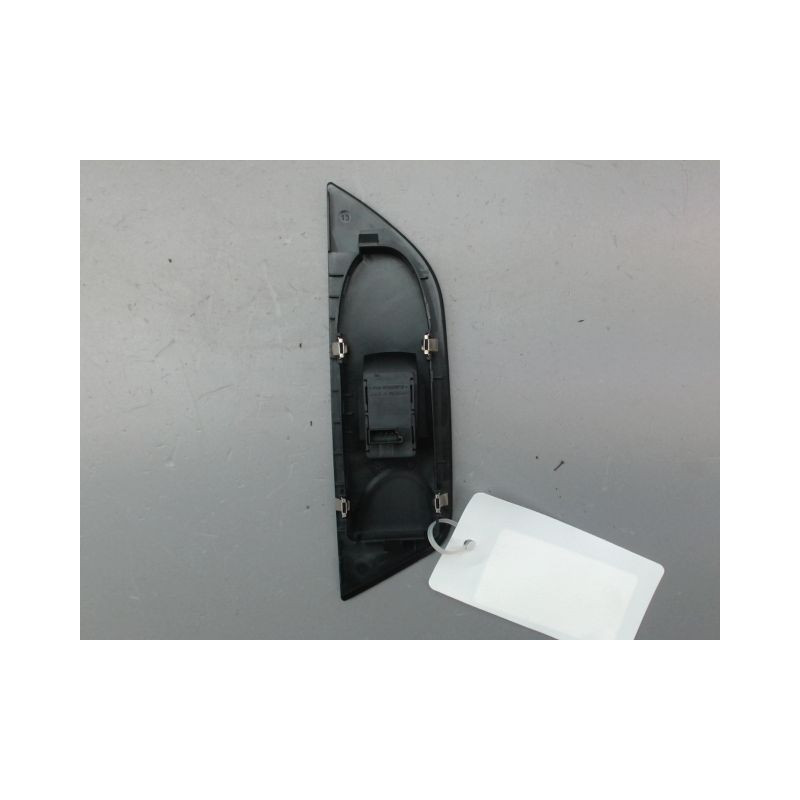COMMANDE LEVE-GLACE PORTE AVD BMW X1