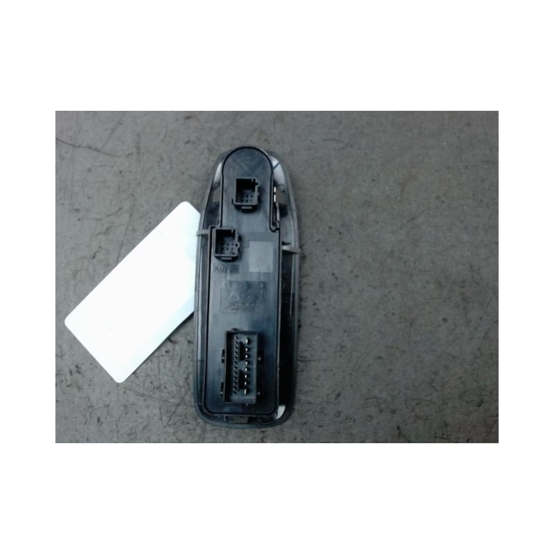 COMMANDE LEVE-GLACE PORTE AVG PEUGEOT 208