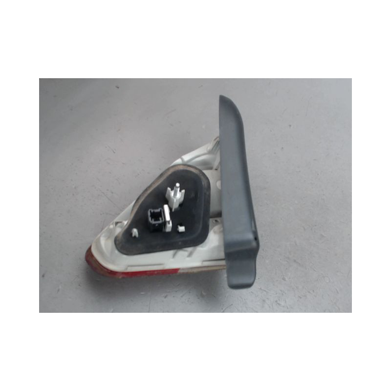 FEU ARRIERE INTERIEUR GAUCHE PEUGEOT 2008