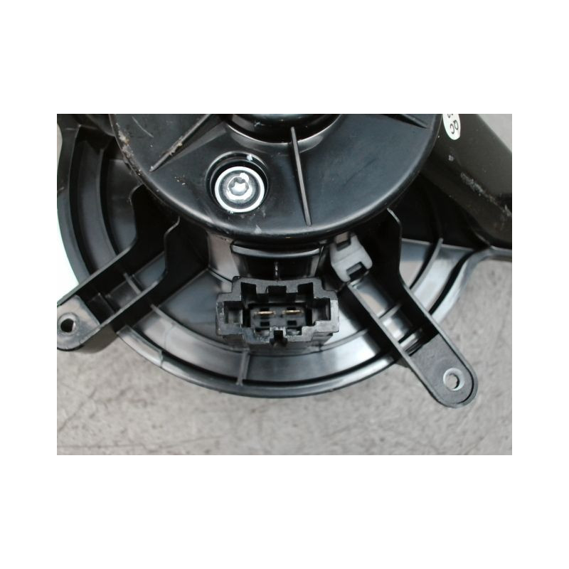 MOTEUR VENTILATEUR CHAUFFAGE PEUGEOT 5008 2009-