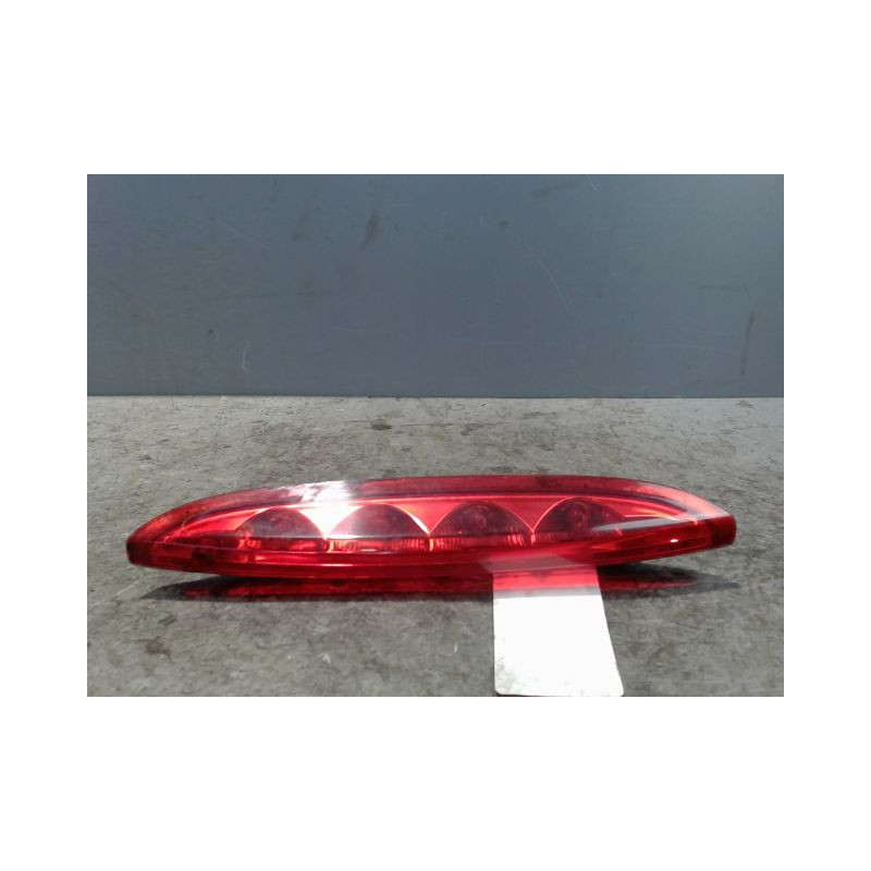 FEUX STOP SUPPLEMENTAIRE PEUGEOT 208