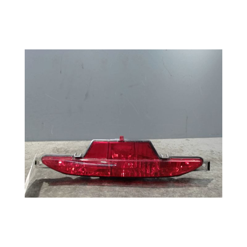 FEU BROUILLARD CENTRAL ARRIERE PEUGEOT 208