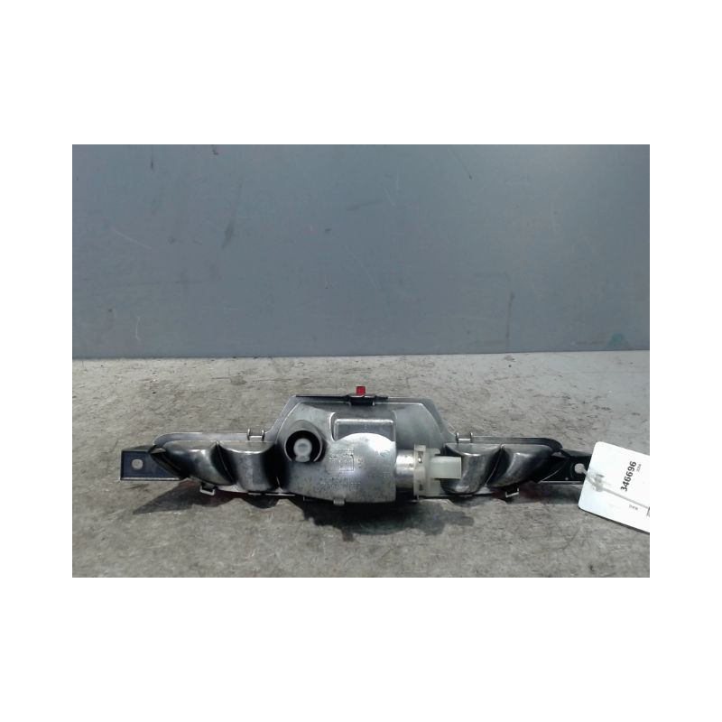 FEU BROUILLARD CENTRAL ARRIERE PEUGEOT 208