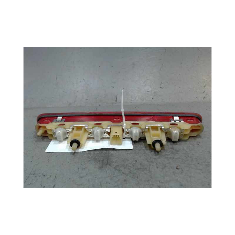 FEUX STOP SUPPLEMENTAIRE PEUGEOT 207