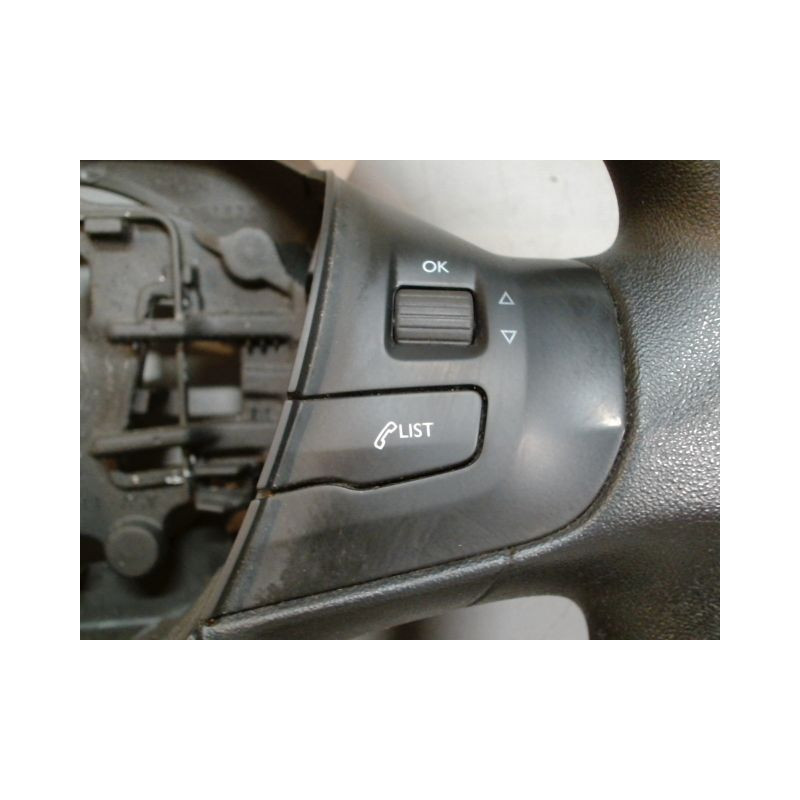 VOLANT DE DIRECTION PEUGEOT 208