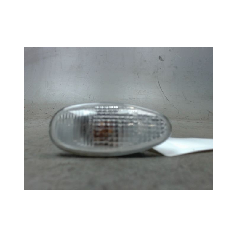 REPETITEUR AILE DROIT PEUGEOT ION