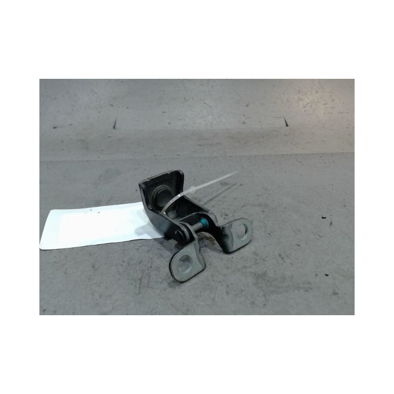 CHARNIERE HAYON D CITROEN C3