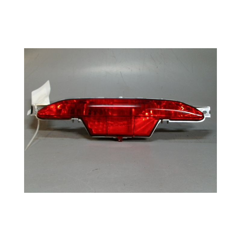 FEU BROUILLARD CENTRAL ARRIERE PEUGEOT 208