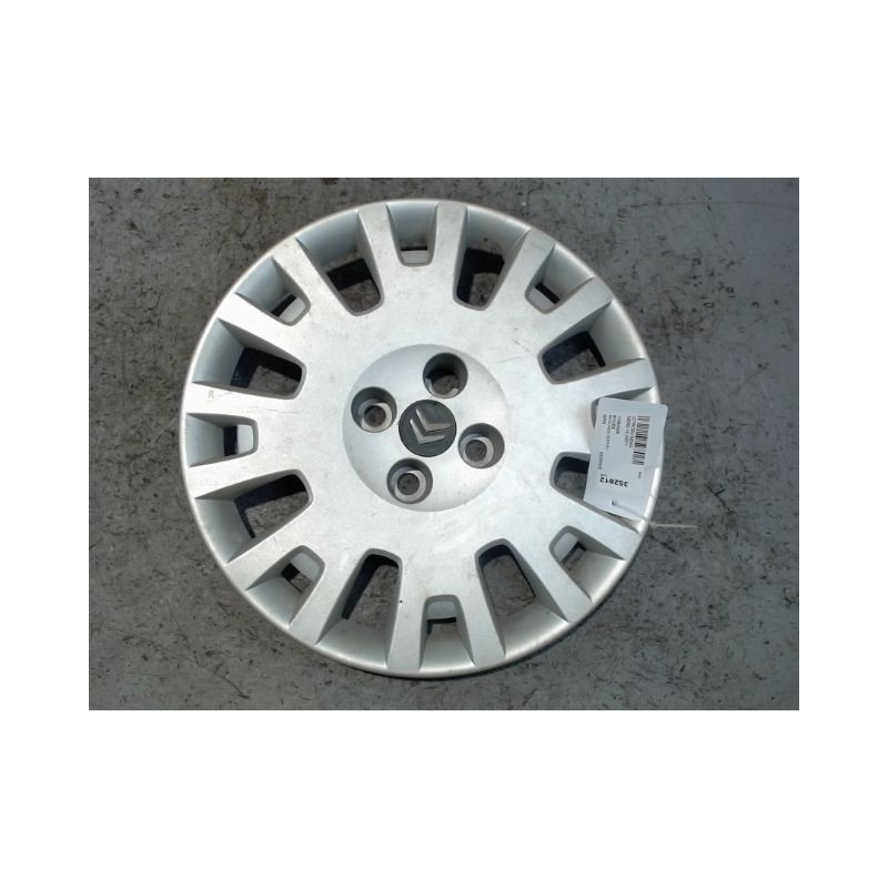 ENJOLIVEUR DE ROUE CITROEN NEMO 2007-