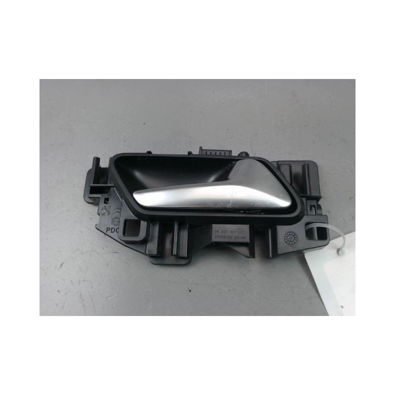 POIGNEE INTERIEURE PORTE AVANT DROIT PEUGEOT 208 Phase 1 2012-...
