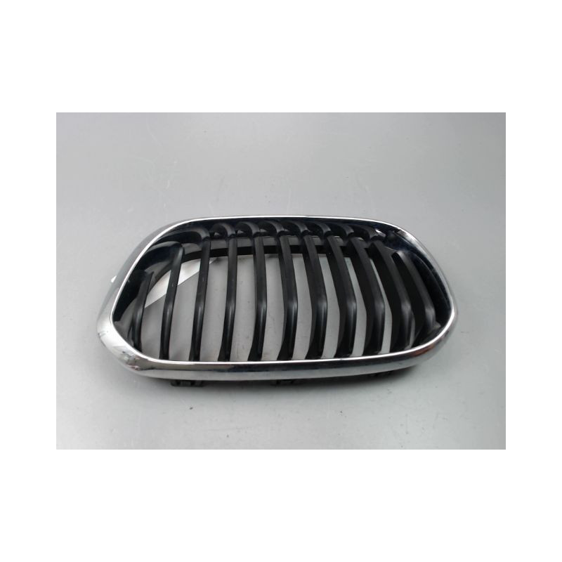GRILLE CALANDRE GAUCHE BMW SERIE 1