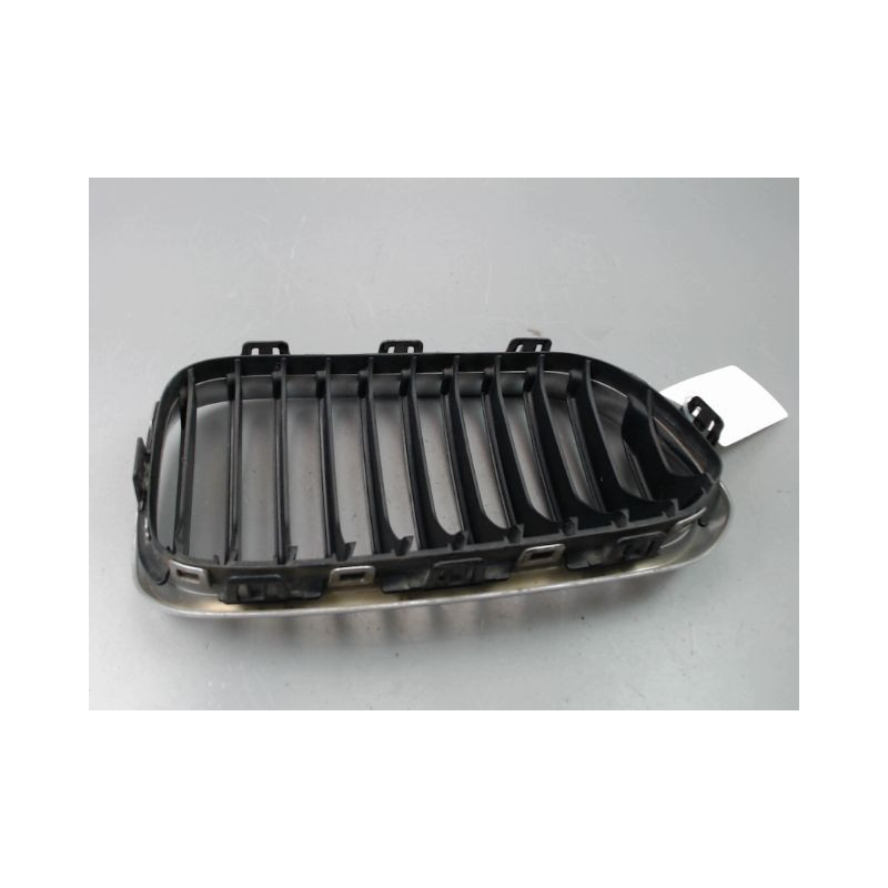 GRILLE CALANDRE GAUCHE BMW SERIE 1