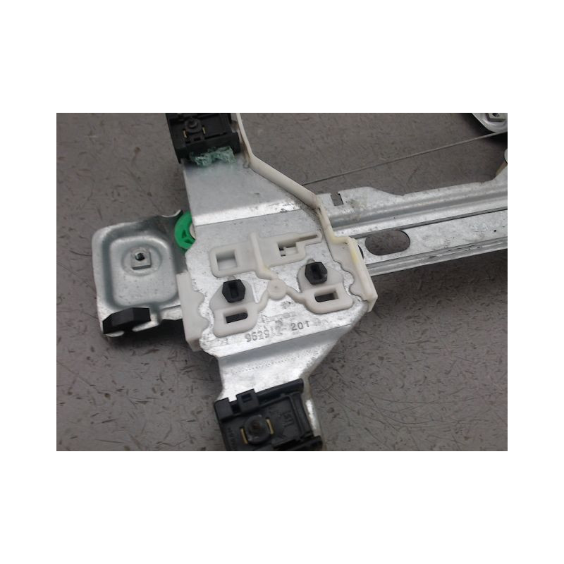 MECANISME LEVE-GLACE AVANT GAUCHE PEUGEOT 3008