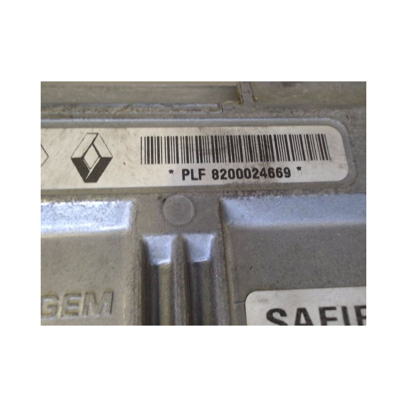 CALCULATEUR MOTEUR RENAULT TWINGO