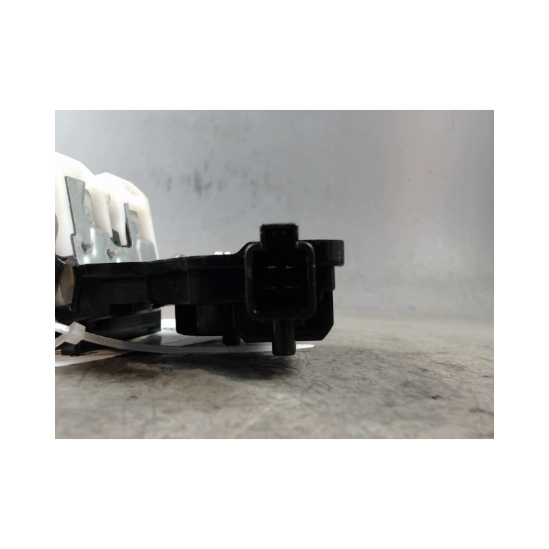 SERRURE HAYON  SUZUKI SWIFT