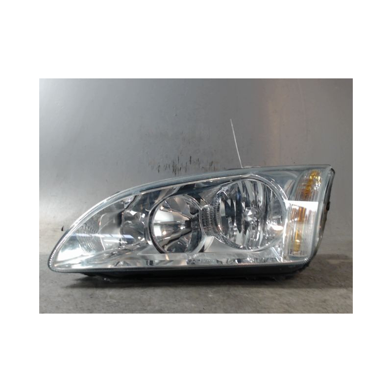 PHARE GAUCHE FORD FOCUS 04-07