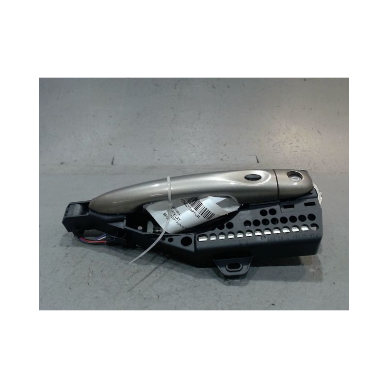 POIGNEE EXTERIEURE PORTE AVANT GAUCHE RENAULT CAPTUR