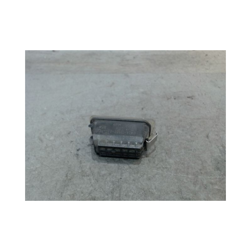 ECLAIREUR PLAQUE DE POLICE DROIT FORD FIESTA