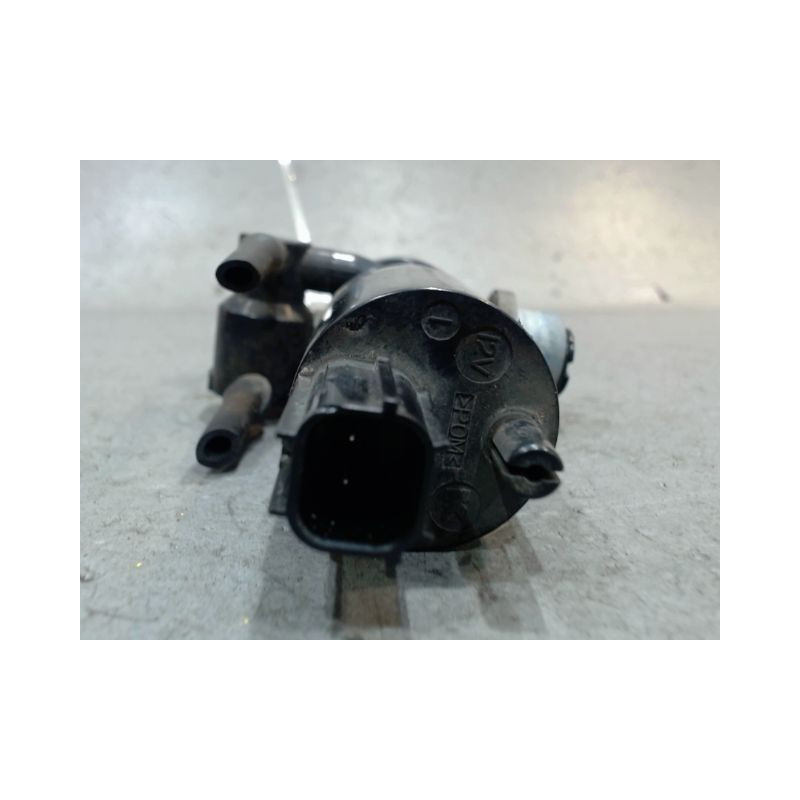 POMPE LAVE-GLACE AVANT FORD FIESTA