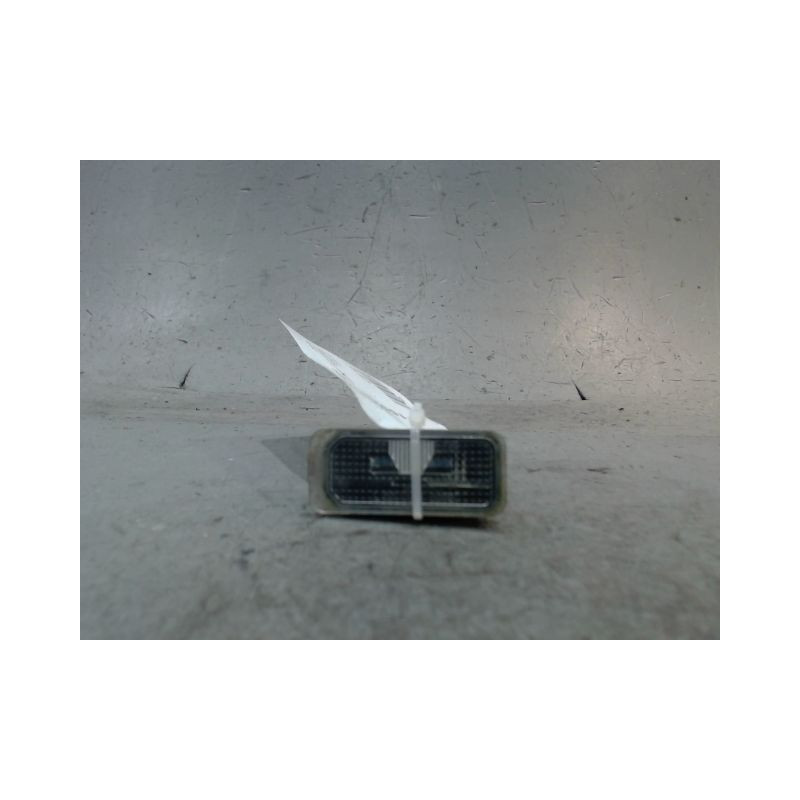 ECLAIREUR PLAQUE DE POLICE DROIT FORD FIESTA