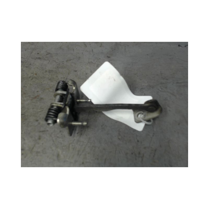 TIRANT PORTE AVANT GAUCHE DACIA SANDERO