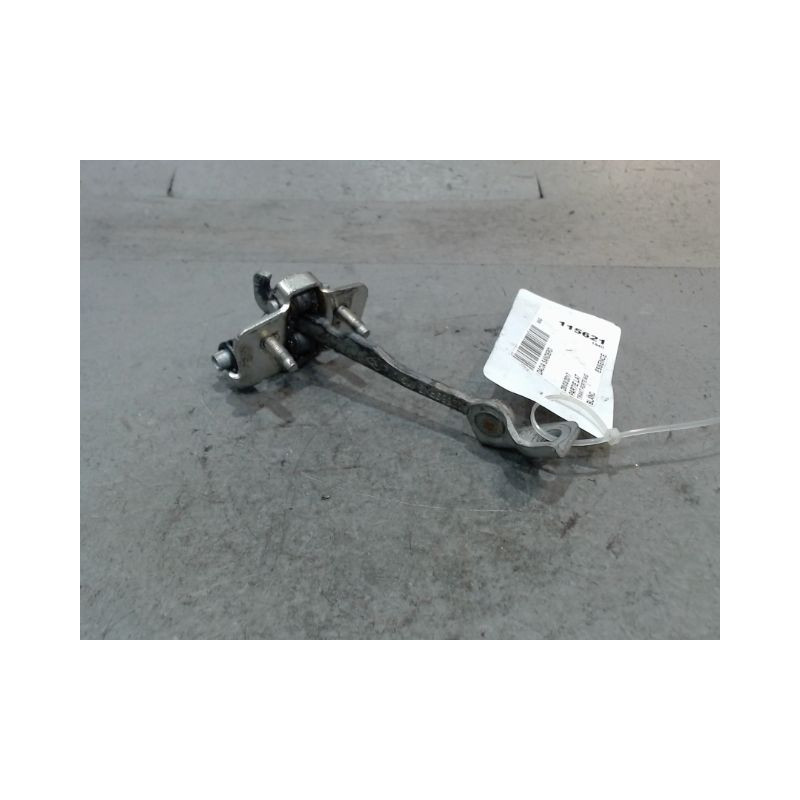 TIRANT PORTE AVANT GAUCHE DACIA SANDERO