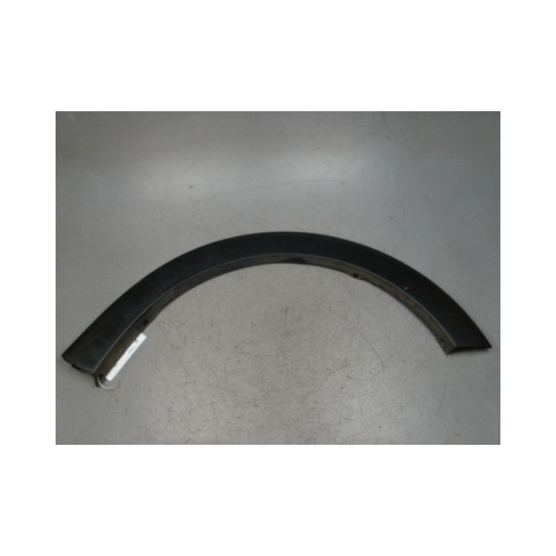 ELARGISSEUR AILE AVANT DROIT DACIA SANDERO