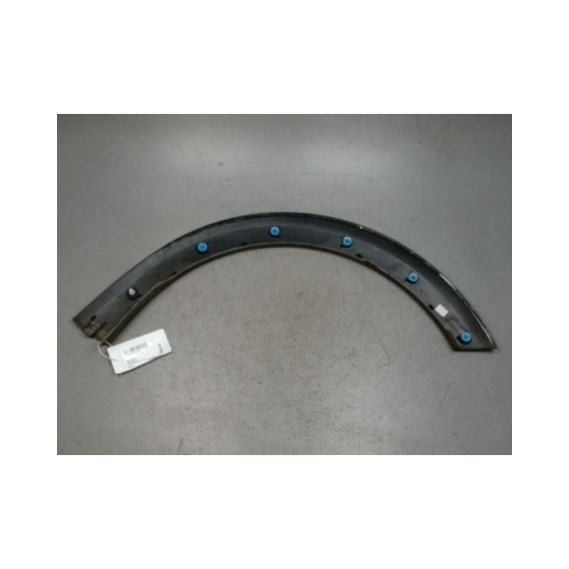 ELARGISSEUR AILE AVANT GAUCHE DACIA SANDERO