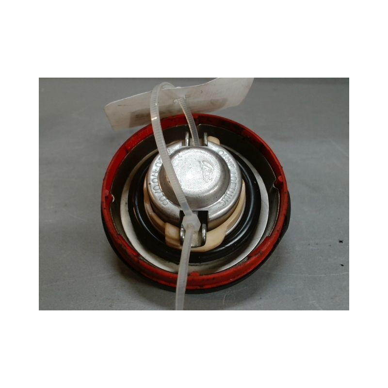 BOUCHON RESERVOIR A CARBURANT MERCEDES CLASSE C 2004-