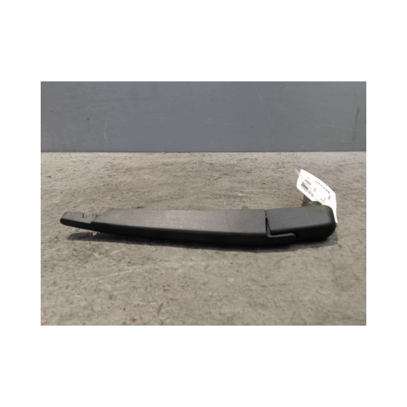 BRAS ESSUIE-GLACE ARRIERE DACIA SANDERO 2008-